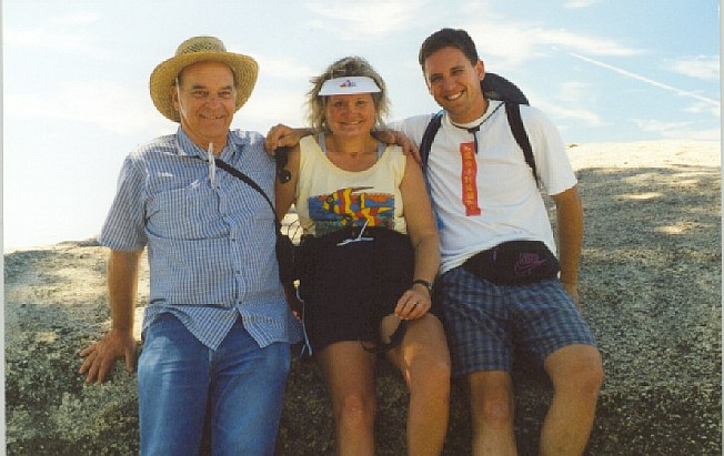 r5e11.jpg (69761 bytes)
